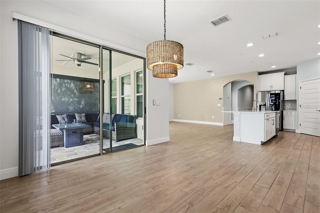 En Venta: $777,000 (4 camas, 3 baños, 2117 Pies cuadrados)