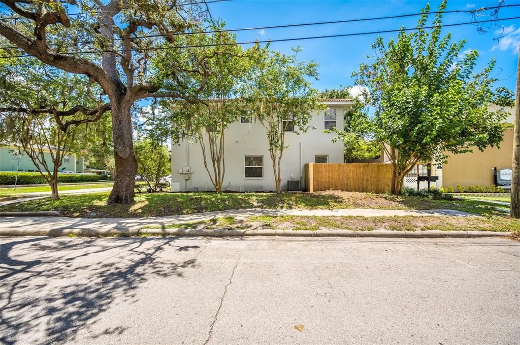 For Rent: $3,995 (3 beds, 2 baths, 1678 Square Feet)