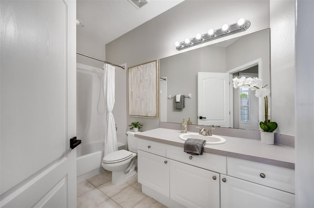 For Rent: $3,995 (3 beds, 2 baths, 1678 Square Feet)