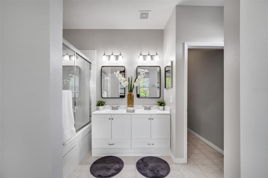 For Rent: $3,995 (3 beds, 2 baths, 1678 Square Feet)