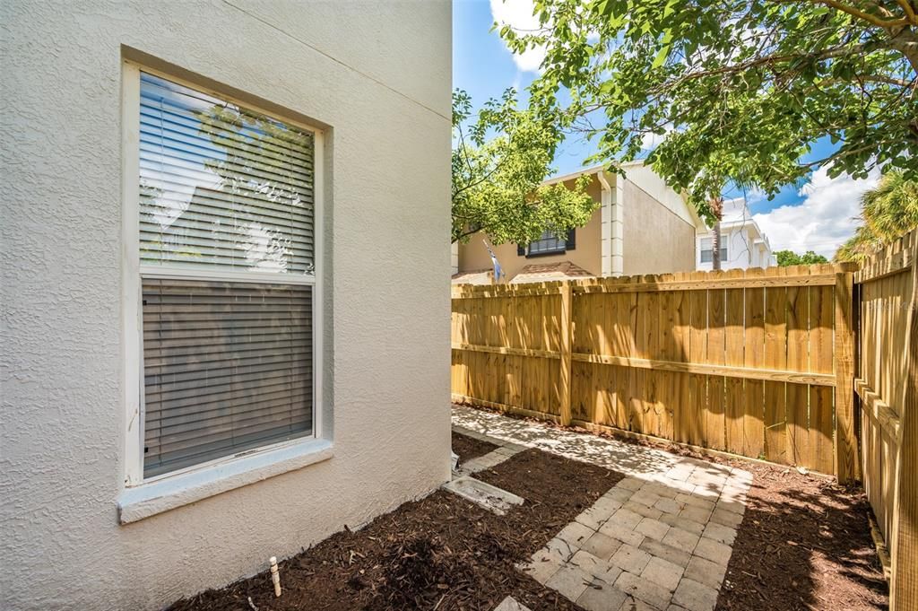 For Rent: $3,995 (3 beds, 2 baths, 1678 Square Feet)