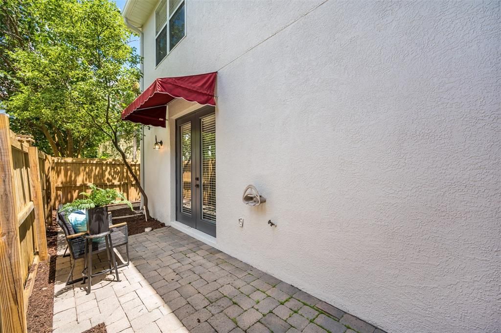 For Rent: $3,995 (3 beds, 2 baths, 1678 Square Feet)