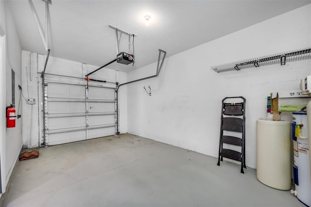 For Rent: $3,995 (3 beds, 2 baths, 1678 Square Feet)