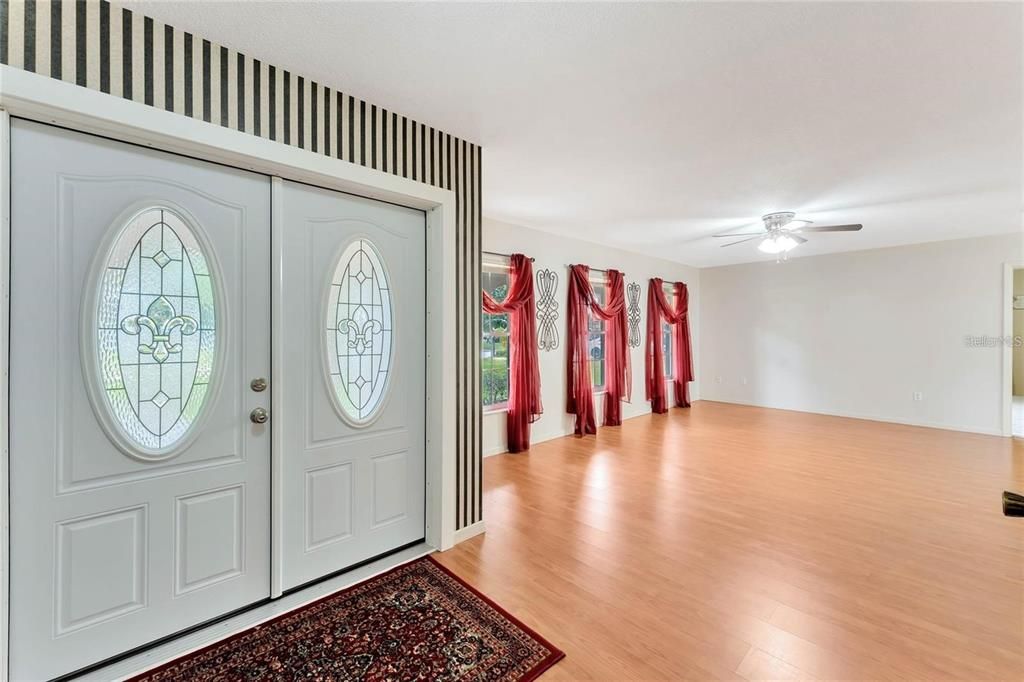 En Renta: $2,500 (3 camas, 3 baños, 1863 Pies cuadrados)