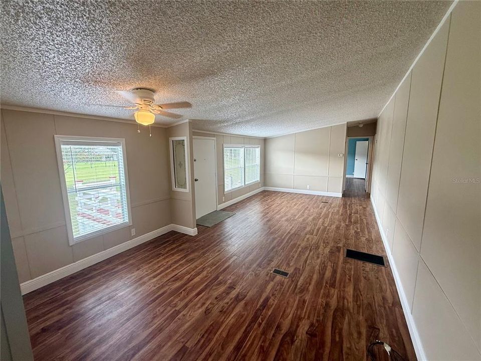 For Sale: $349,900 (3 beds, 2 baths, 1782 Square Feet)