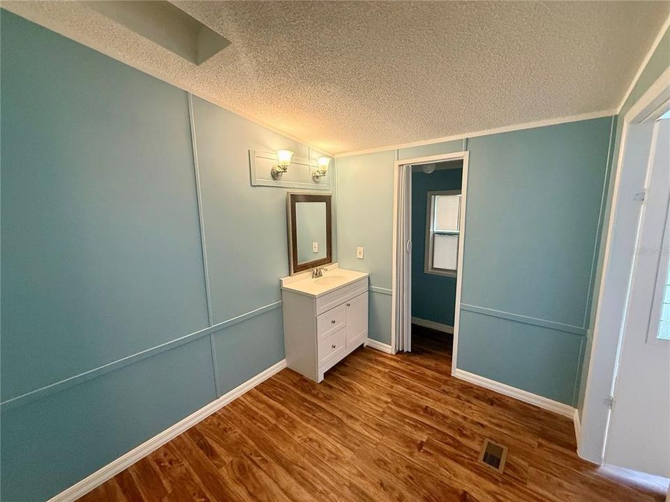 For Sale: $349,900 (3 beds, 2 baths, 1782 Square Feet)