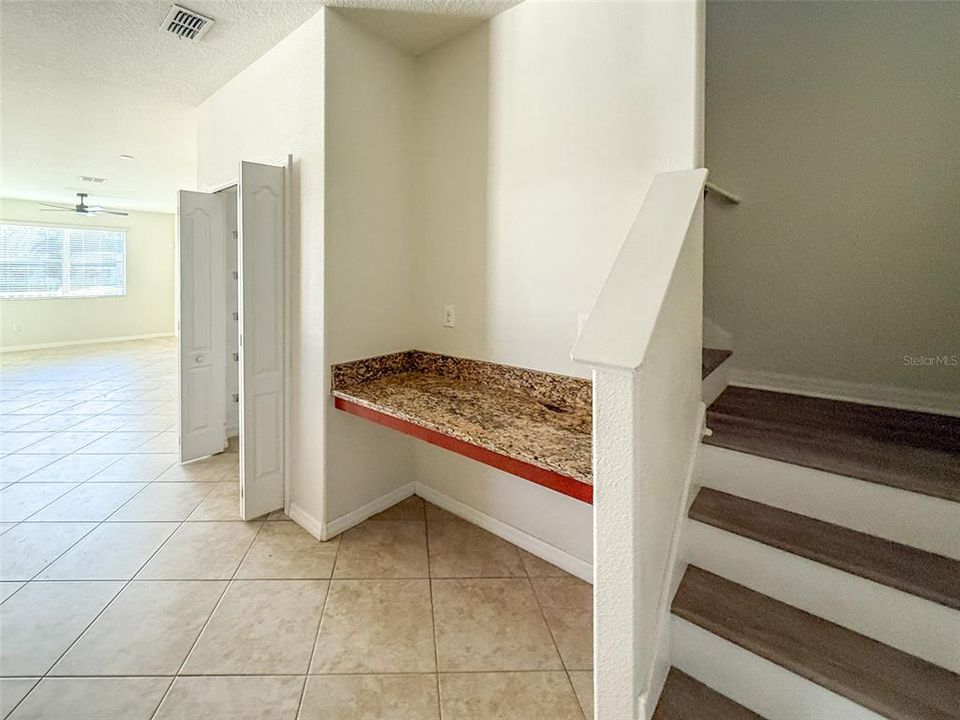 В аренду: $1,995 (3 спален, 2 ванн, 1787 Квадратных фут)