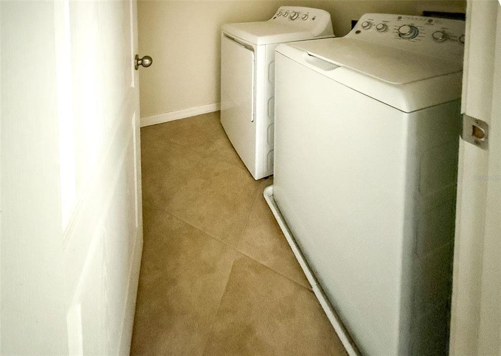 В аренду: $1,995 (3 спален, 2 ванн, 1787 Квадратных фут)