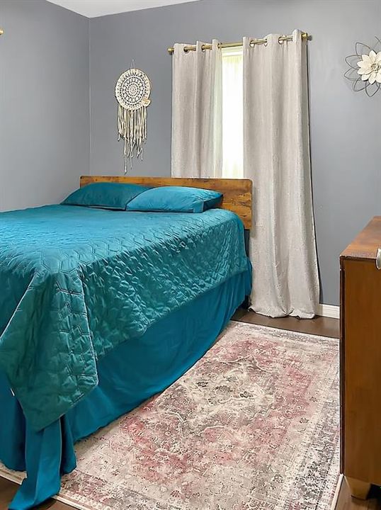 For Sale: $250,000 (3 beds, 1 baths, 858 Square Feet)