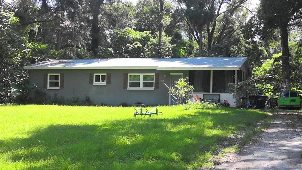 For Sale: $250,000 (3 beds, 1 baths, 858 Square Feet)
