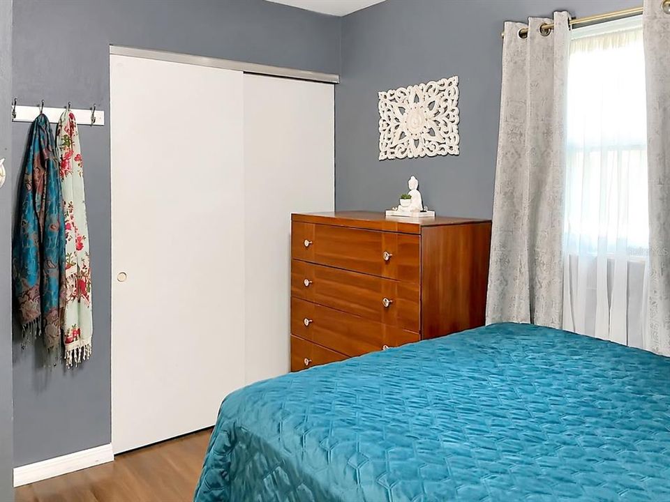 For Sale: $250,000 (3 beds, 1 baths, 858 Square Feet)