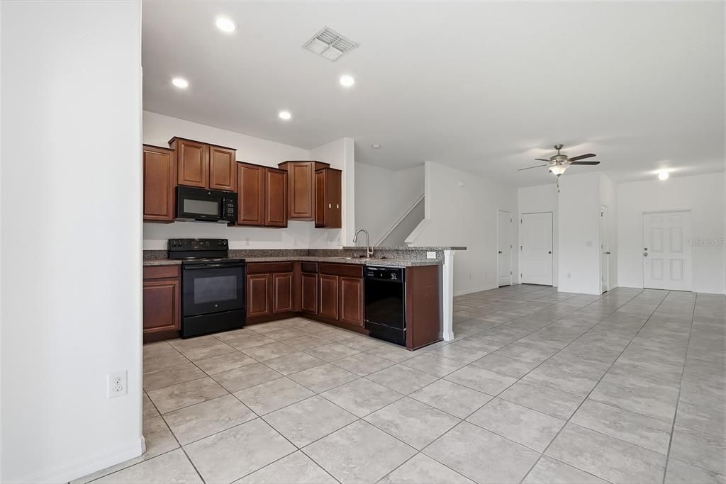 En Renta: $1,899 (3 camas, 2 baños, 1668 Pies cuadrados)