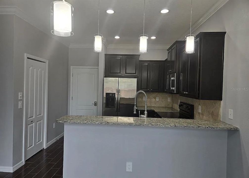 На продажу: $314,900 (3 спален, 2 ванн, 1703 Квадратных фут)