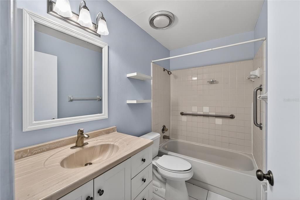 For Sale: $174,600 (2 beds, 2 baths, 1857 Square Feet)