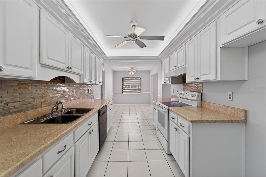 For Sale: $174,600 (2 beds, 2 baths, 1857 Square Feet)