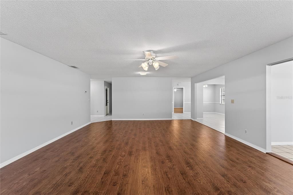 For Sale: $174,600 (2 beds, 2 baths, 1857 Square Feet)