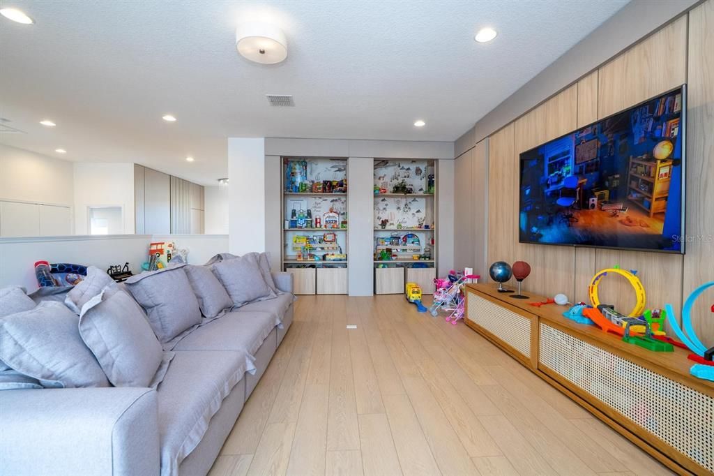 En Venta: $2,250,000 (5 camas, 5 baños, 4132 Pies cuadrados)
