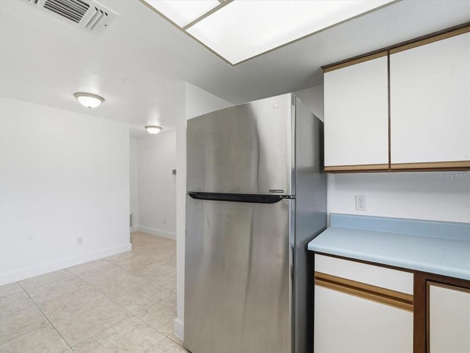 For Sale: $1,200 (1 beds, 1 baths, 576 Square Feet)