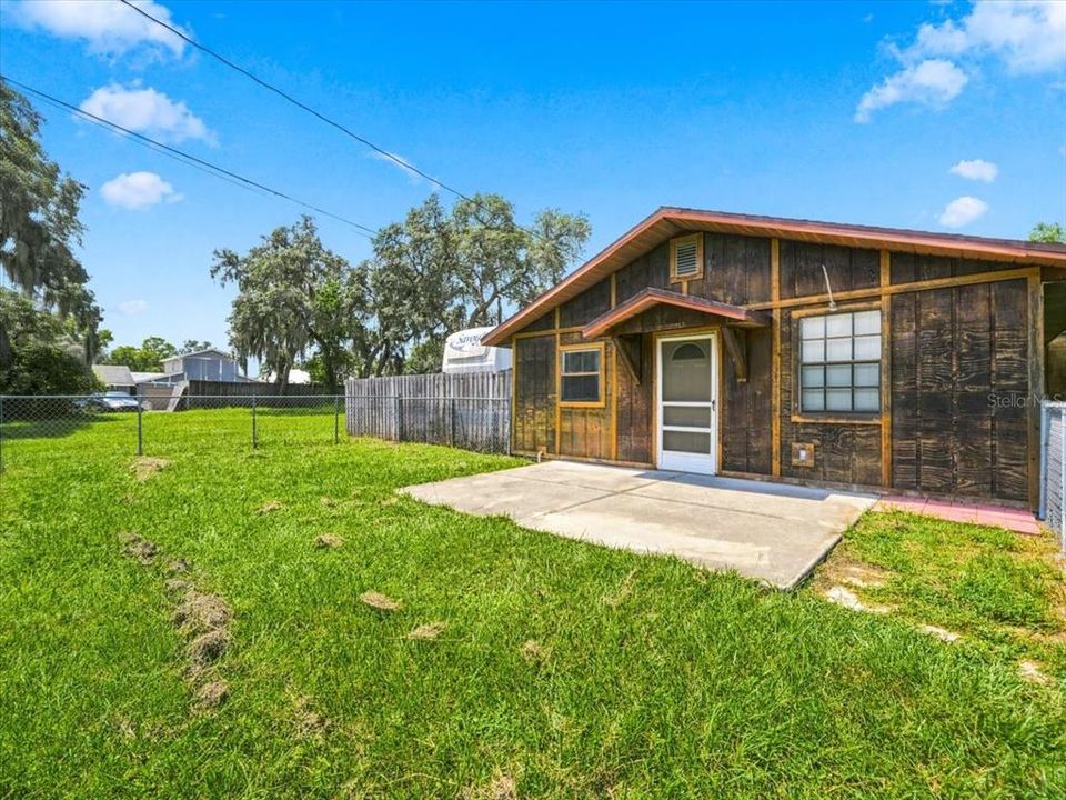 For Sale: $1,200 (1 beds, 1 baths, 576 Square Feet)