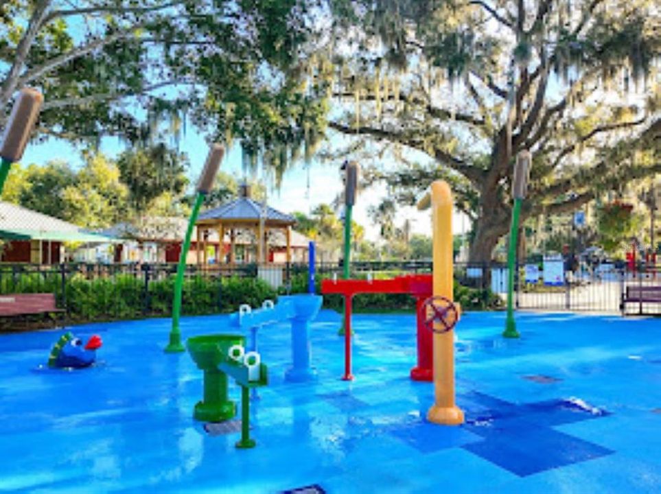 For Sale: $269,900 (2 beds, 2 baths, 1170 Square Feet)
