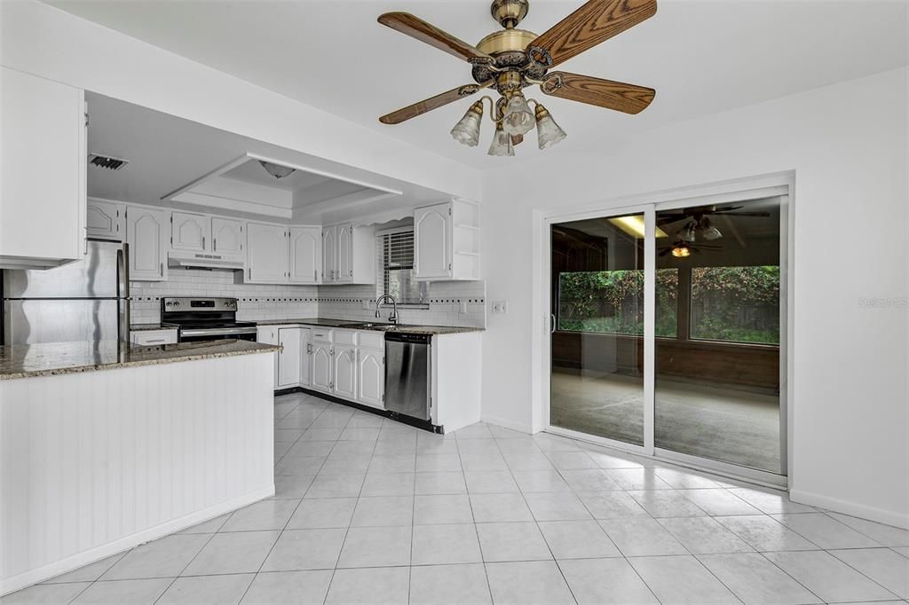 For Sale: $269,900 (2 beds, 2 baths, 1170 Square Feet)