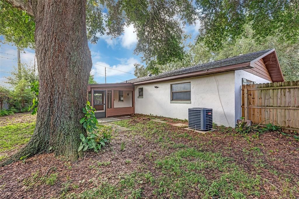 For Sale: $269,900 (2 beds, 2 baths, 1170 Square Feet)