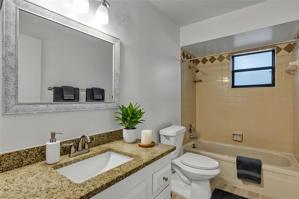 For Sale: $269,900 (2 beds, 2 baths, 1170 Square Feet)