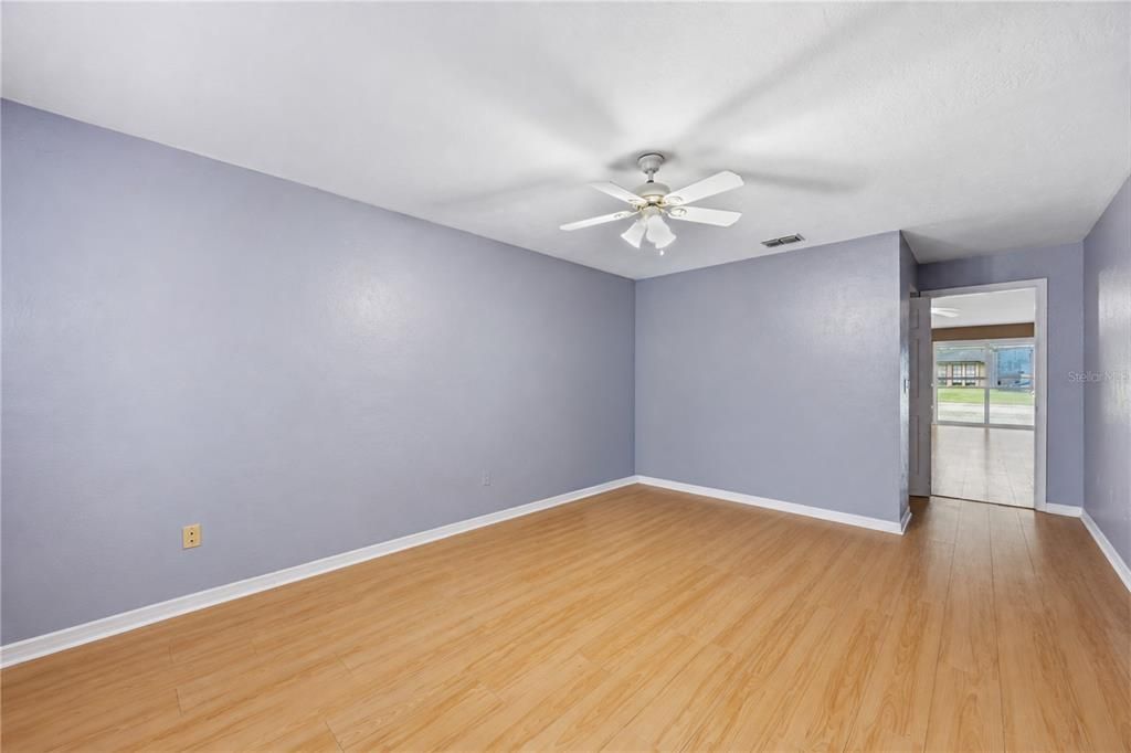 En Venta: $269,900 (3 camas, 2 baños, 1652 Pies cuadrados)