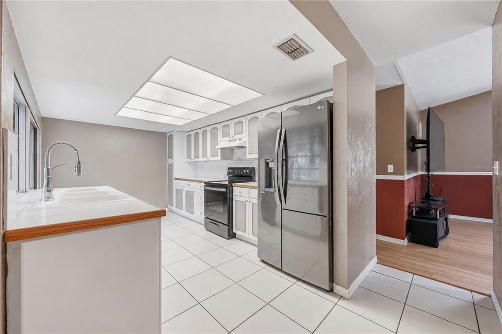 En Venta: $269,900 (3 camas, 2 baños, 1652 Pies cuadrados)