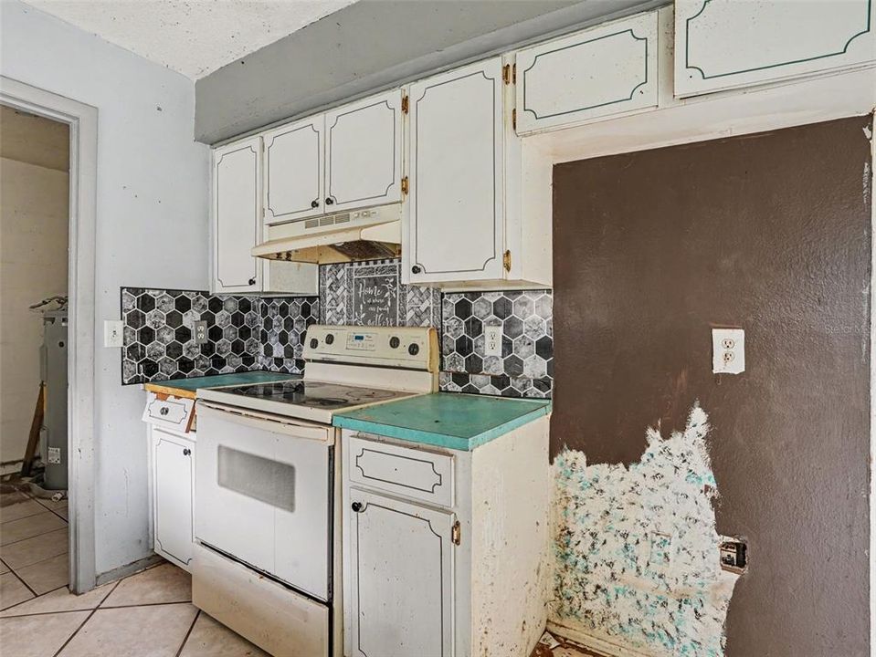 На продажу: $155,000 (3 спален, 1 ванн, 966 Квадратных фут)