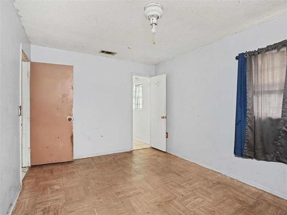 На продажу: $155,000 (3 спален, 1 ванн, 966 Квадратных фут)