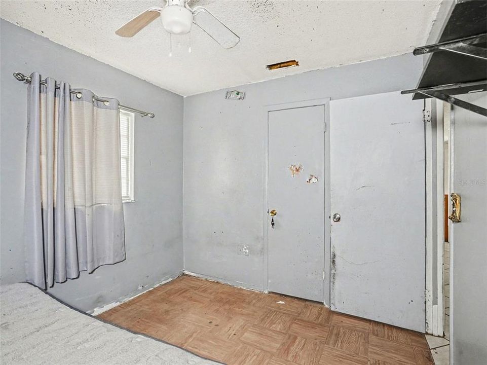 На продажу: $155,000 (3 спален, 1 ванн, 966 Квадратных фут)