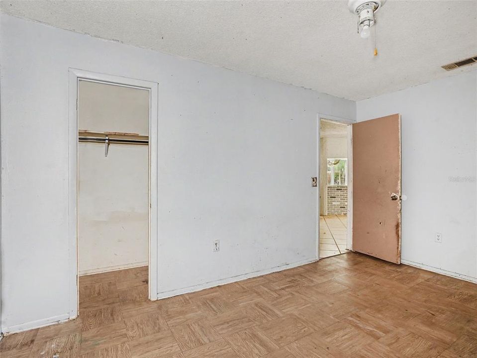На продажу: $155,000 (3 спален, 1 ванн, 966 Квадратных фут)