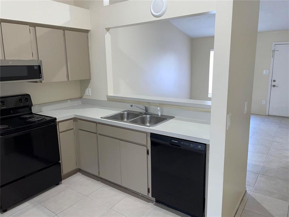 В аренду: $1,550 (2 спален, 2 ванн, 936 Квадратных фут)