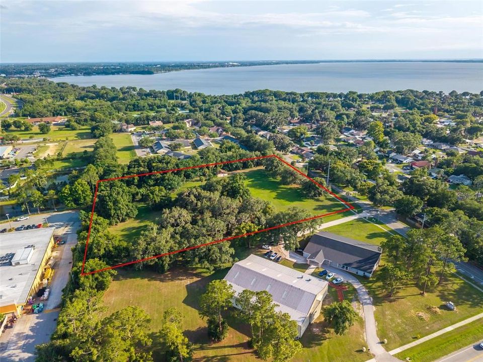 待售: $1,200,000 (4.10 acres)