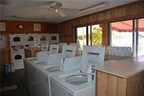 На продажу: $120,000 (2 спален, 1 ванн, 831 Квадратных фут)