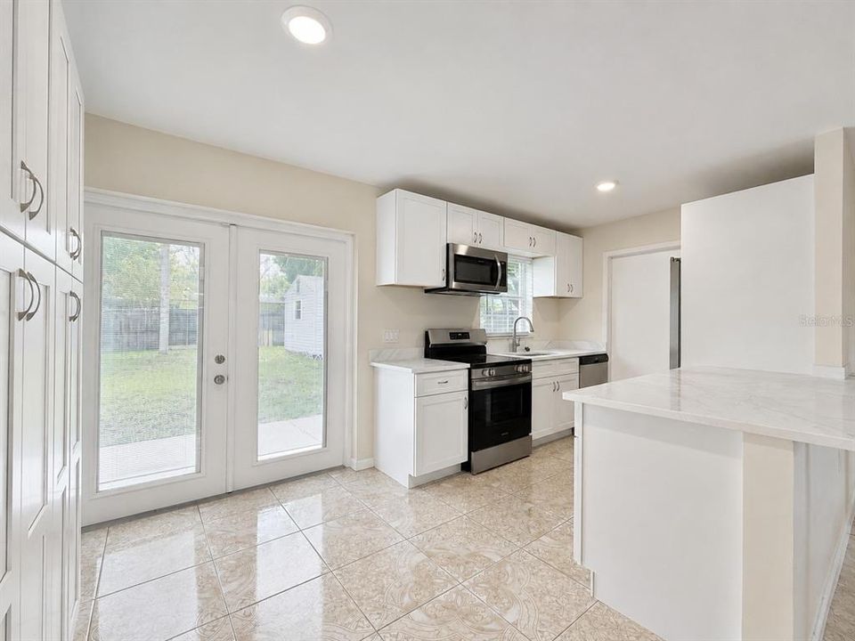 For Rent: $1,900 (3 beds, 1 baths, 1344 Square Feet)