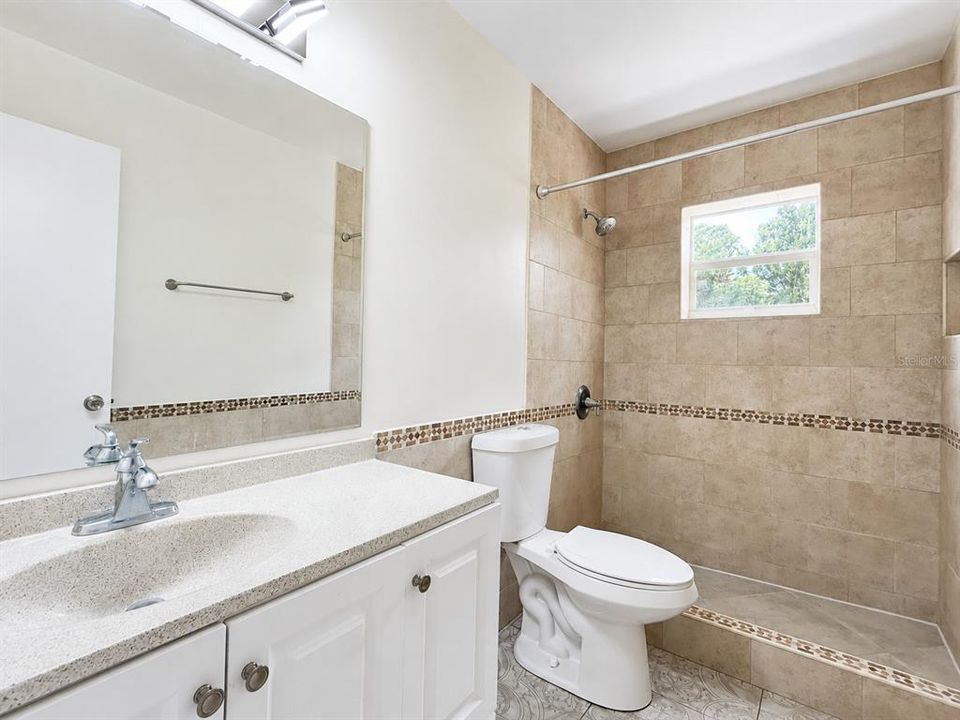 For Rent: $1,900 (3 beds, 1 baths, 1344 Square Feet)