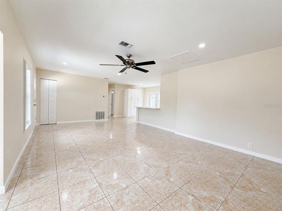 For Rent: $1,900 (3 beds, 1 baths, 1344 Square Feet)