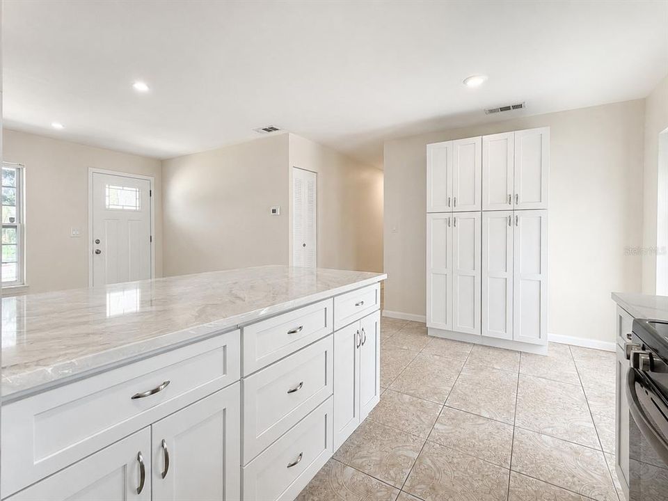 For Rent: $1,900 (3 beds, 1 baths, 1344 Square Feet)