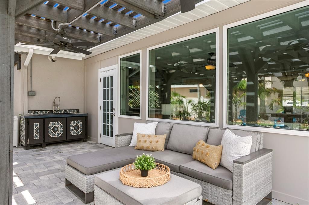 For Sale: $825,000 (3 beds, 2 baths, 1607 Square Feet)