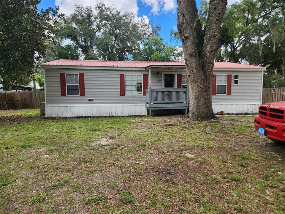 For Sale: $149,900 (3 beds, 2 baths, 1298 Square Feet)