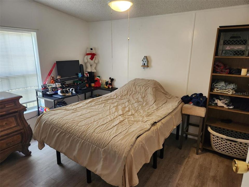 For Sale: $149,900 (3 beds, 2 baths, 1298 Square Feet)