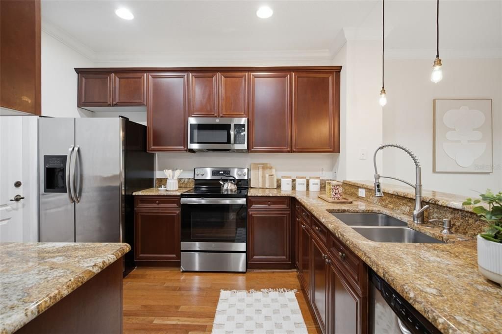 For Sale: $299,000 (3 beds, 2 baths, 1465 Square Feet)