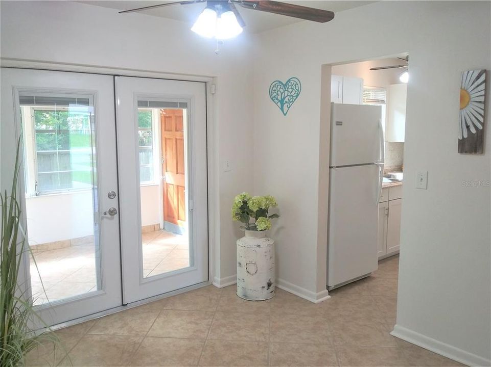 For Sale: $249,450 (3 beds, 1 baths, 1000 Square Feet)