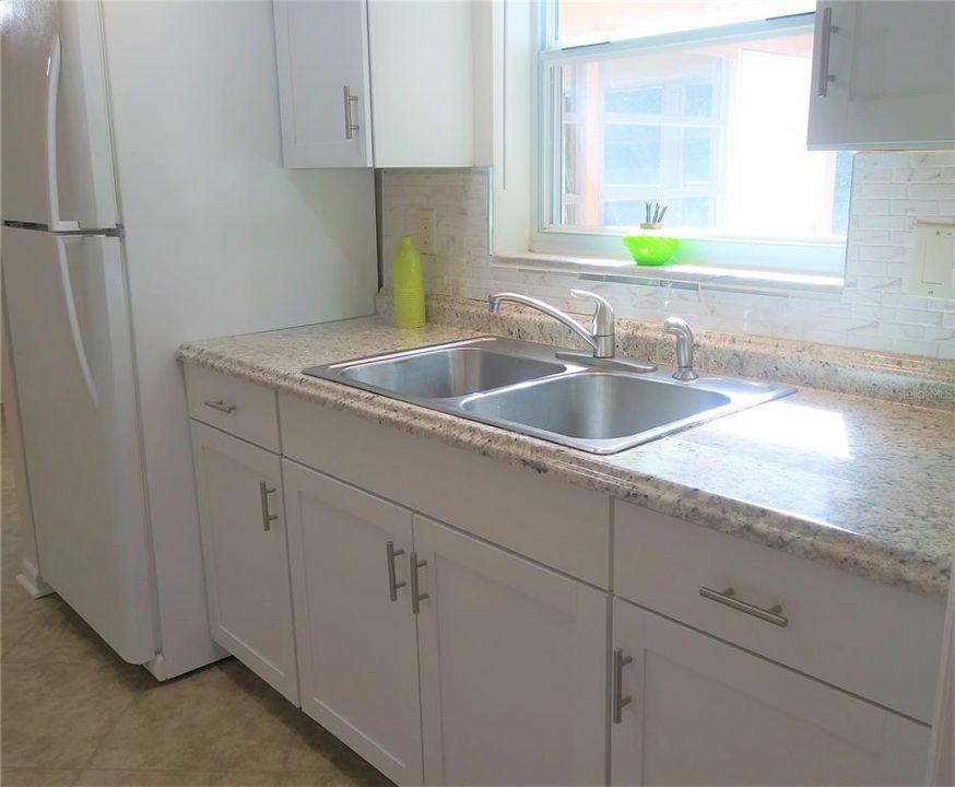 For Sale: $249,450 (3 beds, 1 baths, 1000 Square Feet)