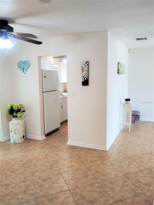 For Sale: $249,450 (3 beds, 1 baths, 1000 Square Feet)