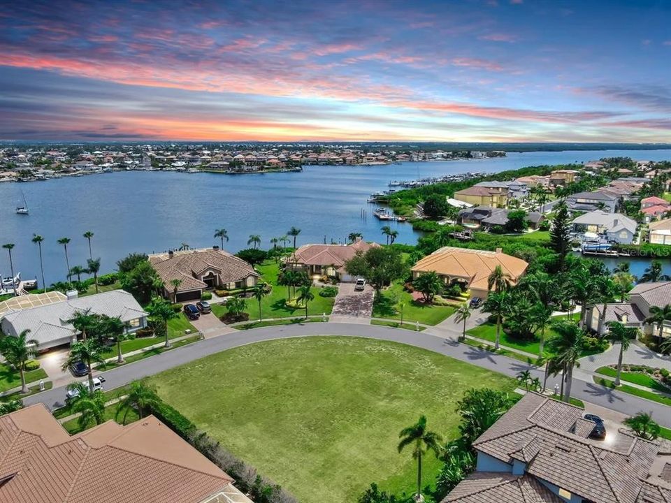 En Venta: $2,500,000 (4 camas, 4 baños, 6784 Pies cuadrados)