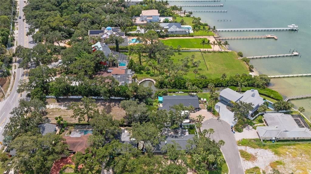 En Venta: $700,000 (0.46 acres)