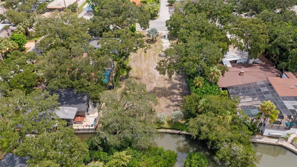 En Venta: $700,000 (0.46 acres)